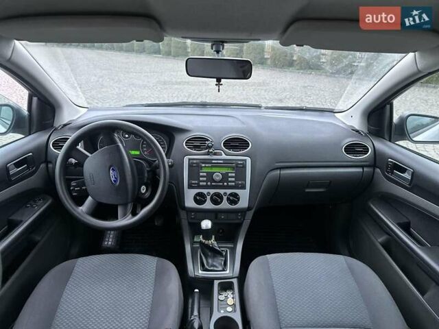 Сірий Форд Фокус, об'ємом двигуна 1.56 л та пробігом 225 тис. км за 3199 $, фото 15 на Automoto.ua