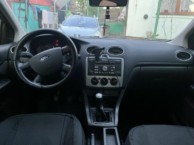 Серый Форд Фокус, объемом двигателя 1.4 л и пробегом 219 тыс. км за 4396 $, фото 10 на Automoto.ua