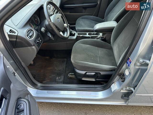 Форд Фокус 2005 в Черновцах на Automoto.ua Серый Форд Фокус, объемом двигателя 2 л и пробегом 320 тыс. км за 4150 $, фото 19 на Automoto.ua