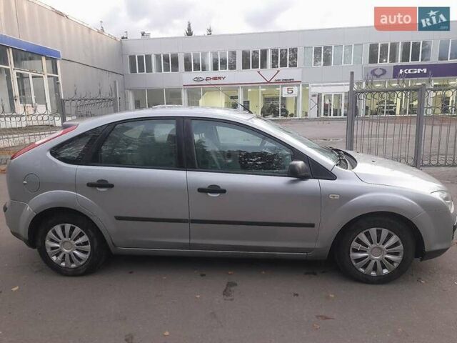 Серый Форд Фокус, объемом двигателя 1.6 л и пробегом 287 тыс. км за 5500 $, фото 3 на Automoto.ua