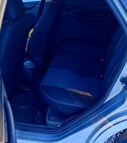 Сірий Форд Фокус, об'ємом двигуна 1.4 л та пробігом 257 тис. км за 4500 $, фото 11 на Automoto.ua