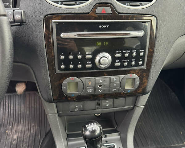 Серый Форд Фокус, объемом двигателя 2 л и пробегом 323 тыс. км за 4100 $, фото 14 на Automoto.ua