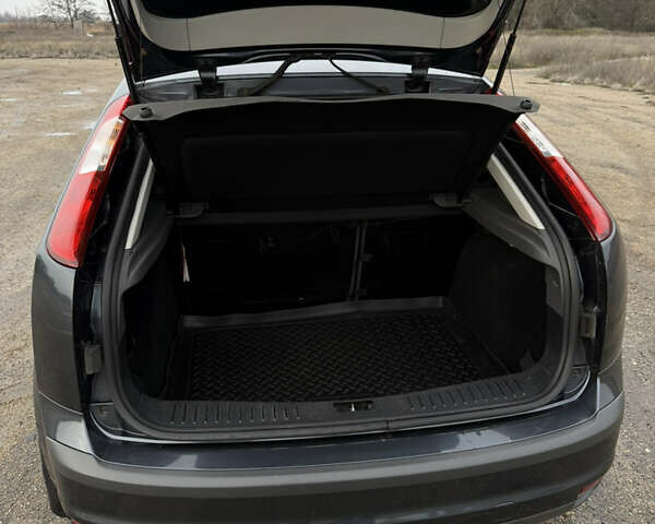 Сірий Форд Фокус, об'ємом двигуна 1.6 л та пробігом 155 тис. км за 5300 $, фото 15 на Automoto.ua