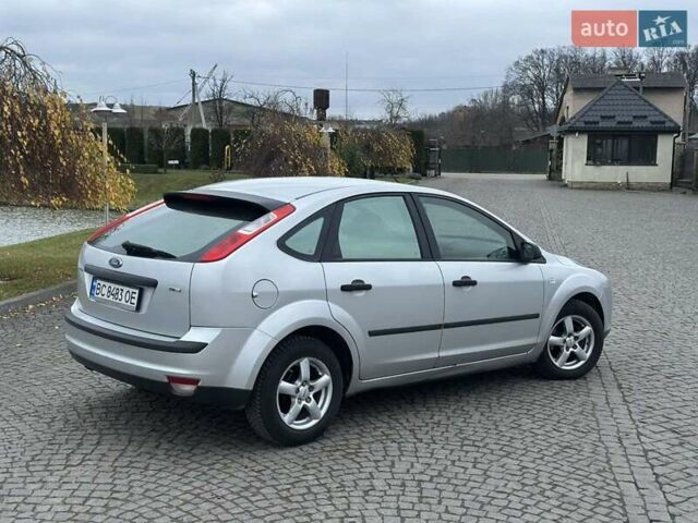 Сірий Форд Фокус, об'ємом двигуна 1.56 л та пробігом 225 тис. км за 3199 $, фото 2 на Automoto.ua