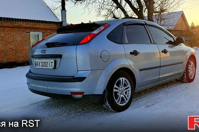 Сірий Форд Фокус, об'ємом двигуна 1.4 л та пробігом 257 тис. км за 4500 $, фото 3 на Automoto.ua