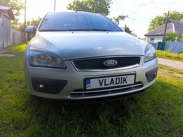 Серый Форд Фокус, объемом двигателя 1.6 л и пробегом 260 тыс. км за 3350 $, фото 9 на Automoto.ua
