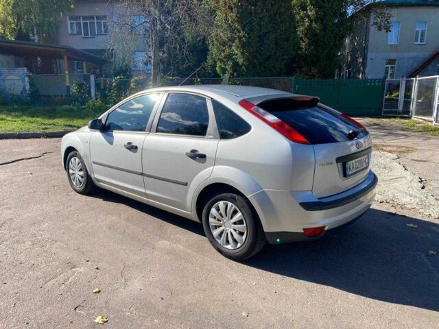 Серый Форд Фокус, объемом двигателя 1.6 л и пробегом 209 тыс. км за 4950 $, фото 5 на Automoto.ua