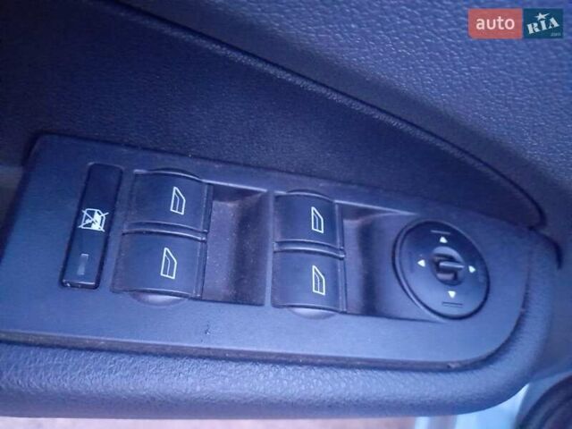 Серый Форд Фокус, объемом двигателя 1.6 л и пробегом 287 тыс. км за 5500 $, фото 2 на Automoto.ua