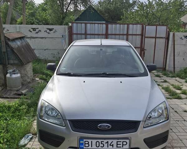 Серый Форд Фокус, объемом двигателя 1.6 л и пробегом 220 тыс. км за 5000 $, фото 1 на Automoto.ua