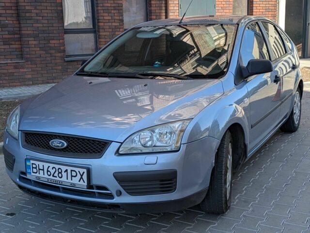 Серый Форд Фокус, объемом двигателя 1.6 л и пробегом 230 тыс. км за 4700 $, фото 2 на Automoto.ua