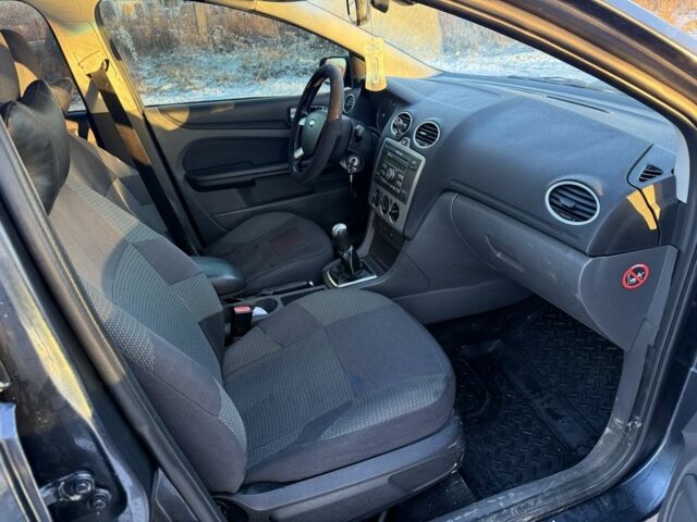 Сірий Форд Фокус, об'ємом двигуна 1.6 л та пробігом 320 тис. км за 3550 $, фото 7 на Automoto.ua