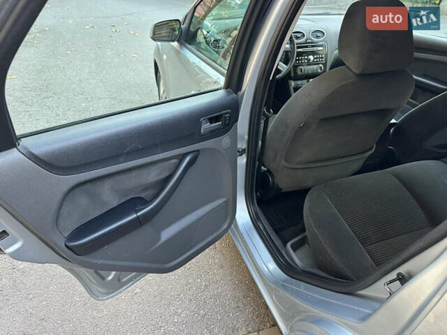 Форд Фокус 2005 в Черновцах на Automoto.ua Серый Форд Фокус, объемом двигателя 2 л и пробегом 320 тыс. км за 4150 $, фото 22 на Automoto.ua