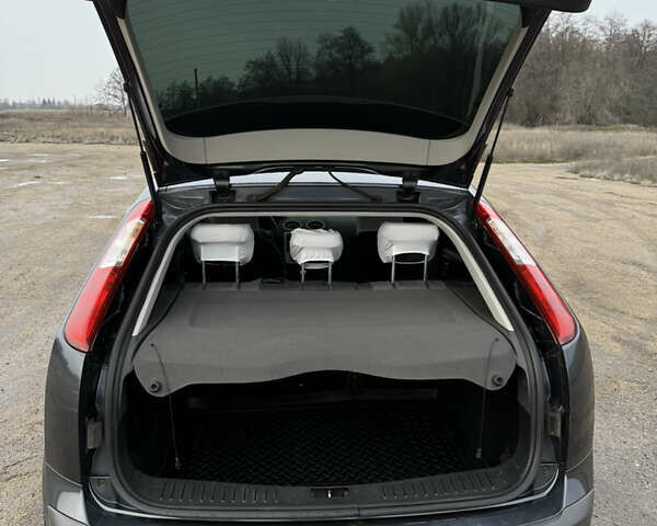 Сірий Форд Фокус, об'ємом двигуна 1.6 л та пробігом 155 тис. км за 5300 $, фото 16 на Automoto.ua