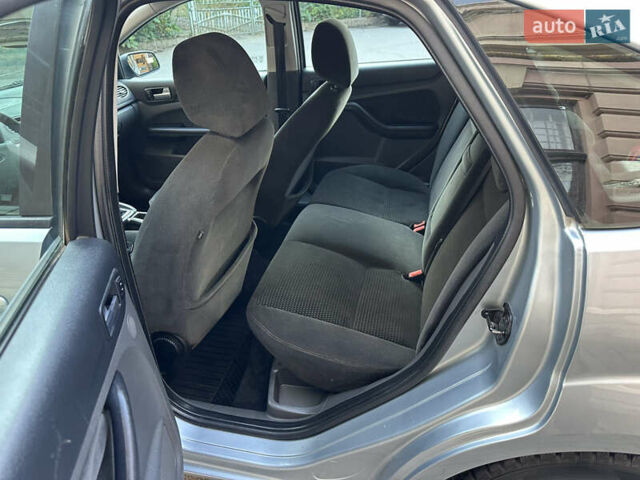 Форд Фокус 2005 в Черновцах на Automoto.ua Серый Форд Фокус, объемом двигателя 2 л и пробегом 320 тыс. км за 4150 $, фото 21 на Automoto.ua