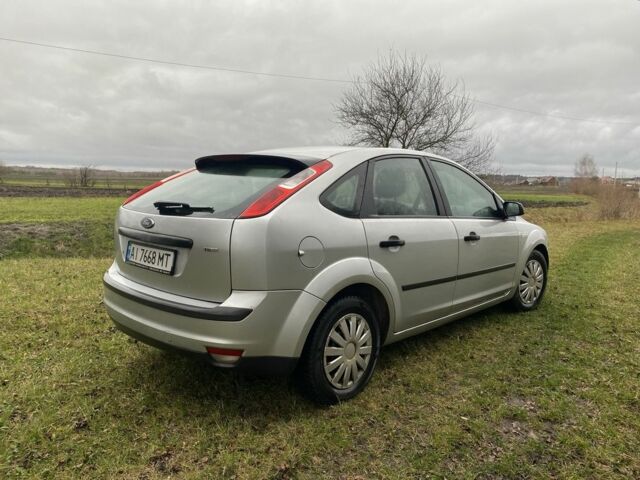 Серый Форд Фокус, объемом двигателя 1.6 л и пробегом 230 тыс. км за 3800 $, фото 5 на Automoto.ua