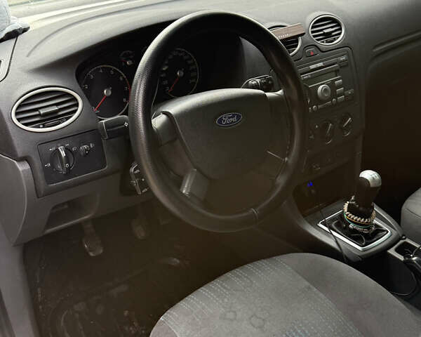 Сірий Форд Фокус, об'ємом двигуна 1.39 л та пробігом 265 тис. км за 4400 $, фото 25 на Automoto.ua