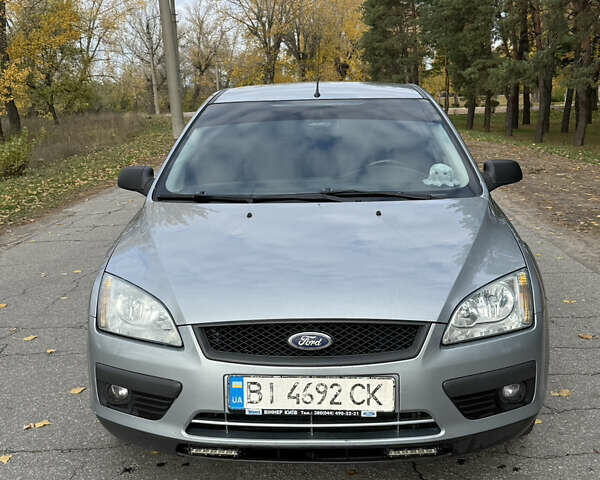 Сірий Форд Фокус, об'ємом двигуна 1.39 л та пробігом 265 тис. км за 4400 $, фото 16 на Automoto.ua