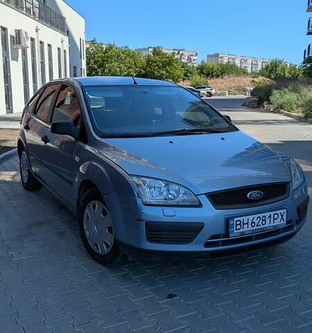 Серый Форд Фокус, объемом двигателя 1.6 л и пробегом 230 тыс. км за 4700 $, фото 2 на Automoto.ua