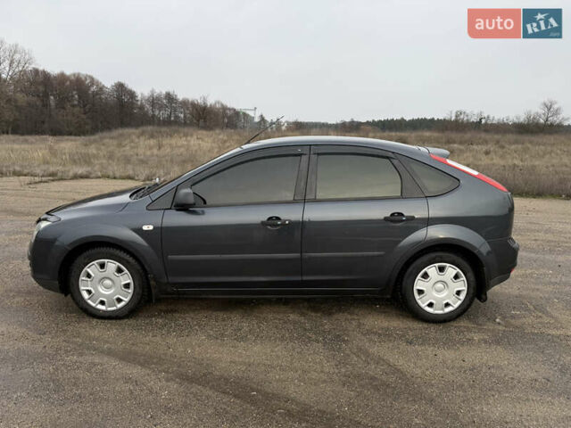 Сірий Форд Фокус, об'ємом двигуна 1.6 л та пробігом 155 тис. км за 5300 $, фото 1 на Automoto.ua