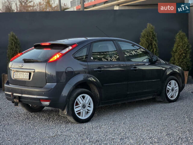 Серый Форд Фокус, объемом двигателя 1.6 л и пробегом 280 тыс. км за 3399 $, фото 5 на Automoto.ua