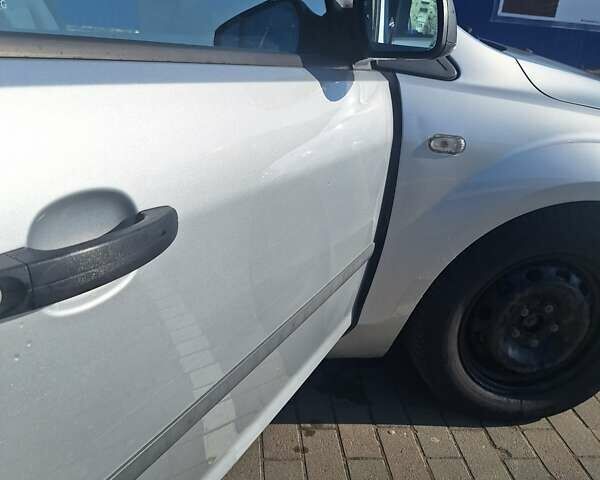 Серый Форд Фокус, объемом двигателя 1.4 л и пробегом 254 тыс. км за 5300 $, фото 10 на Automoto.ua