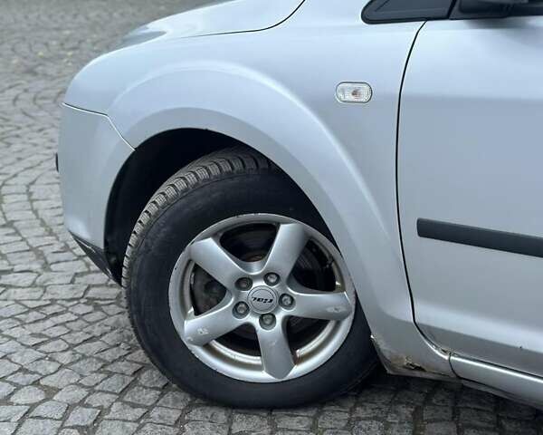 Сірий Форд Фокус, об'ємом двигуна 1.56 л та пробігом 225 тис. км за 3199 $, фото 21 на Automoto.ua