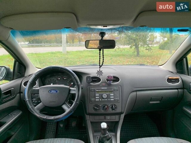 Сірий Форд Фокус, об'ємом двигуна 1.39 л та пробігом 160 тис. км за 3999 $, фото 6 на Automoto.ua