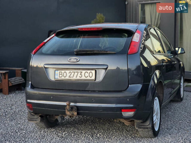 Серый Форд Фокус, объемом двигателя 1.6 л и пробегом 280 тыс. км за 3399 $, фото 9 на Automoto.ua