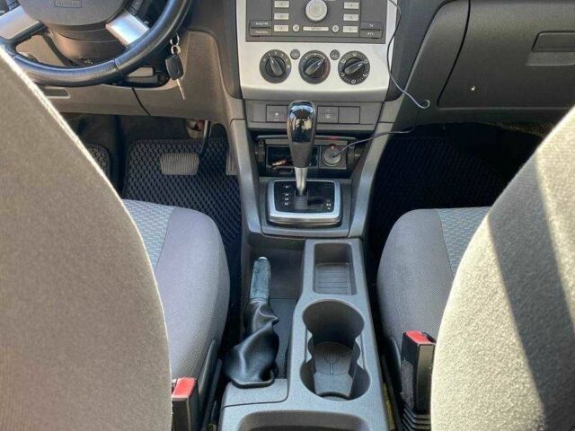 Серый Форд Фокус, объемом двигателя 1.6 л и пробегом 209 тыс. км за 4950 $, фото 6 на Automoto.ua