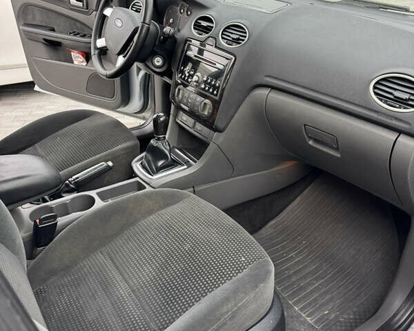 Серый Форд Фокус, объемом двигателя 2 л и пробегом 323 тыс. км за 4100 $, фото 15 на Automoto.ua