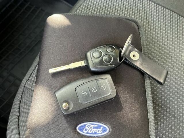 Серый Форд Фокус, объемом двигателя 1.4 л и пробегом 219 тыс. км за 4396 $, фото 16 на Automoto.ua