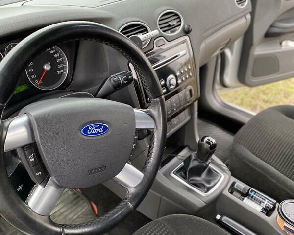 Серый Форд Фокус, объемом двигателя 2 л и пробегом 160 тыс. км за 5900 $, фото 3 на Automoto.ua