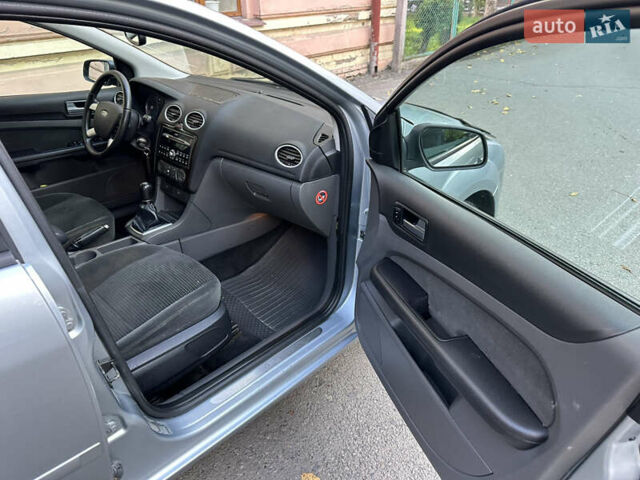 Форд Фокус 2005 в Черновцах на Automoto.ua Серый Форд Фокус, объемом двигателя 2 л и пробегом 320 тыс. км за 4150 $, фото 32 на Automoto.ua