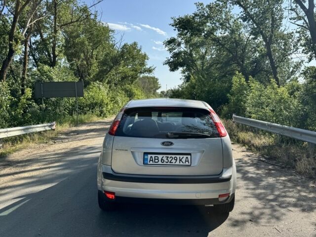 Серый Форд Фокус, объемом двигателя 1.6 л и пробегом 268 тыс. км за 5250 $, фото 4 на Automoto.ua