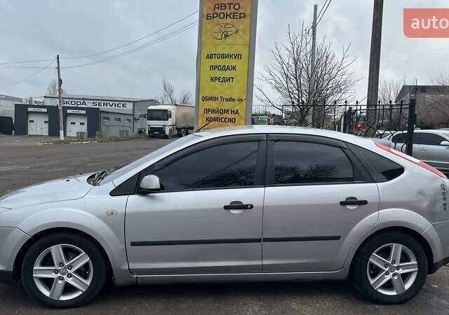Сірий Форд Фокус, об'ємом двигуна 1.6 л та пробігом 303 тис. км за 4500 $, фото 4 на Automoto.ua
