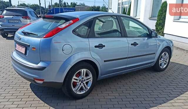 Серый Форд Фокус, объемом двигателя 1.6 л и пробегом 228 тыс. км за 4650 $, фото 3 на Automoto.ua