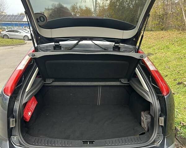 Серый Форд Фокус, объемом двигателя 1.6 л и пробегом 219 тыс. км за 3500 $, фото 7 на Automoto.ua