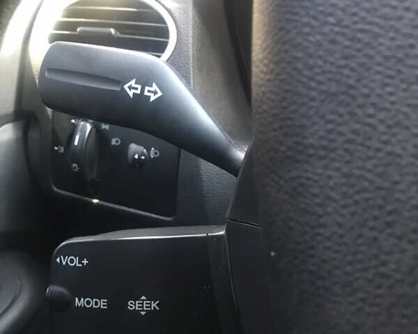 Серый Форд Фокус, объемом двигателя 1.6 л и пробегом 280 тыс. км за 3500 $, фото 13 на Automoto.ua