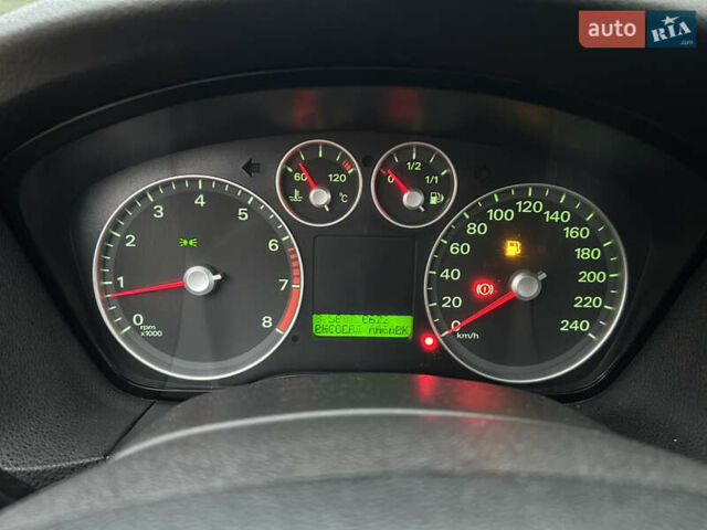 Сірий Форд Фокус, об'ємом двигуна 1.6 л та пробігом 268 тис. км за 4300 $, фото 16 на Automoto.ua