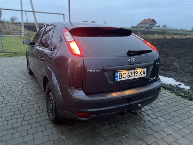 Серый Форд Фокус, объемом двигателя 1.6 л и пробегом 304 тыс. км за 4500 $, фото 12 на Automoto.ua