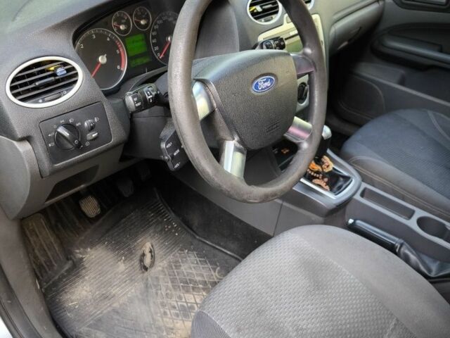 Серый Форд Фокус, объемом двигателя 1.8 л и пробегом 320 тыс. км за 3400 $, фото 8 на Automoto.ua