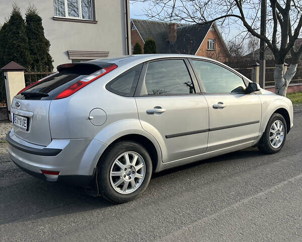 Серый Форд Фокус, объемом двигателя 1.6 л и пробегом 206 тыс. км за 3900 $, фото 9 на Automoto.ua