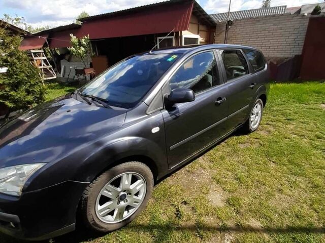 Серый Форд Фокус, объемом двигателя 1.6 л и пробегом 190 тыс. км за 5300 $, фото 6 на Automoto.ua