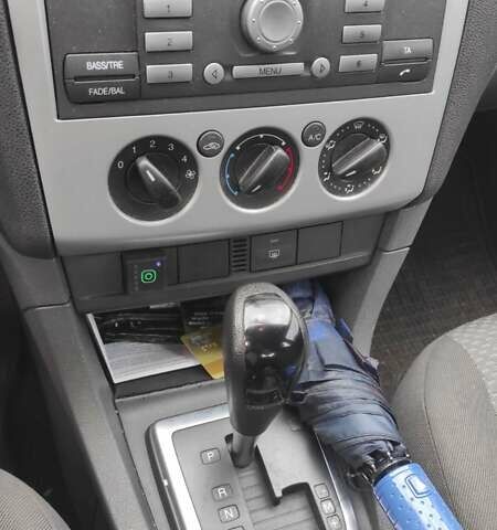 Серый Форд Фокус, объемом двигателя 1.6 л и пробегом 335 тыс. км за 3990 $, фото 5 на Automoto.ua