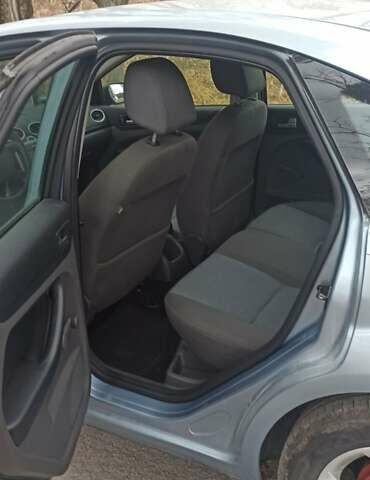 Сірий Форд Фокус, об'ємом двигуна 1.6 л та пробігом 228 тис. км за 4450 $, фото 6 на Automoto.ua