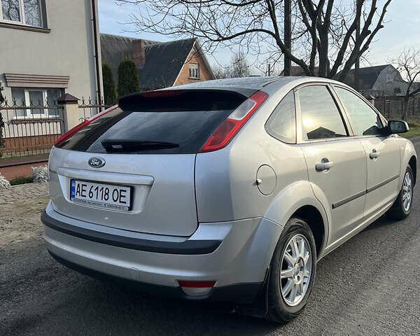 Серый Форд Фокус, объемом двигателя 1.6 л и пробегом 206 тыс. км за 3900 $, фото 11 на Automoto.ua