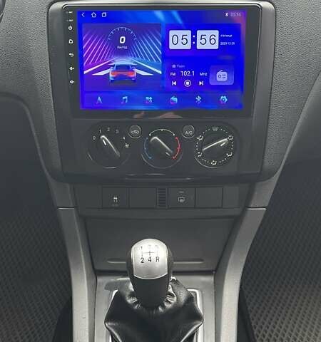 Сірий Форд Фокус, об'ємом двигуна 1.6 л та пробігом 303 тис. км за 4500 $, фото 13 на Automoto.ua