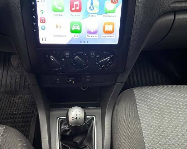 Серый Форд Фокус, объемом двигателя 1.6 л и пробегом 243 тыс. км за 4000 $, фото 7 на Automoto.ua