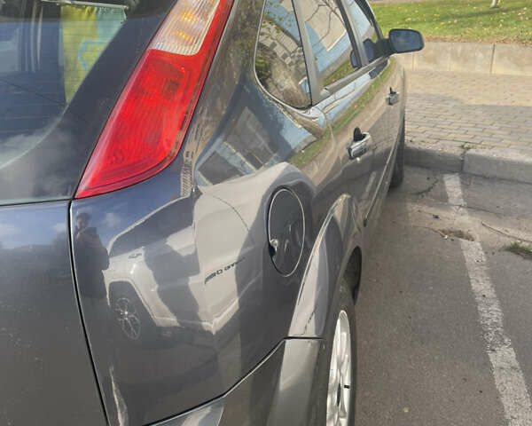 Серый Форд Фокус, объемом двигателя 1.75 л и пробегом 370 тыс. км за 5500 $, фото 4 на Automoto.ua