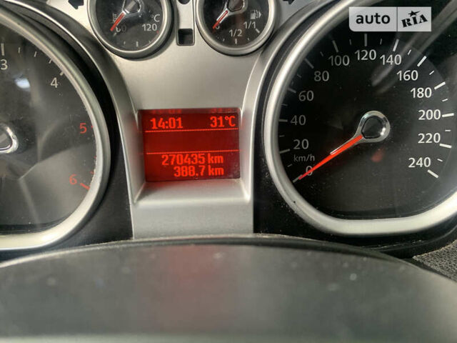 Серый Форд Фокус, объемом двигателя 1.8 л и пробегом 270 тыс. км за 4400 $, фото 10 на Automoto.ua